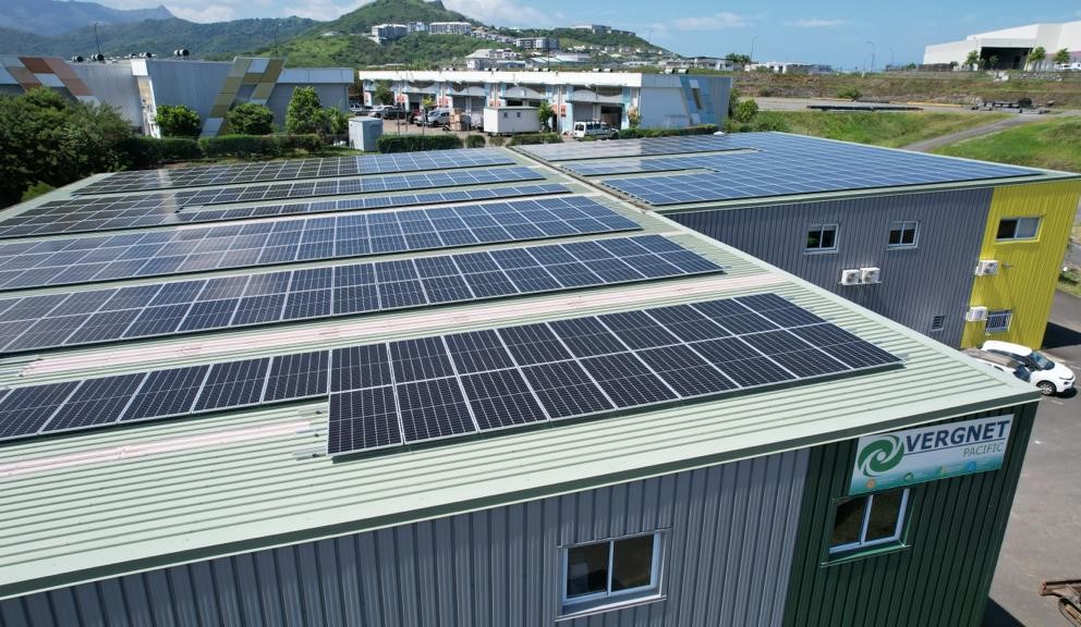 Centrale solaire premier plan Centrale Solaire en Nouvelle-Calédonie